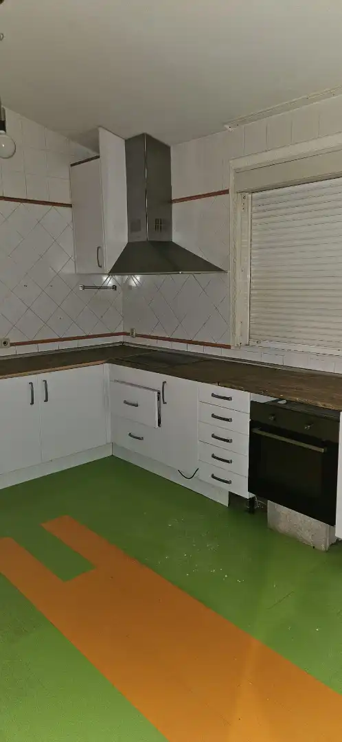 Cuina de Casa o xalet en venda en Villar del Olmo amb Jardí privat i Piscina