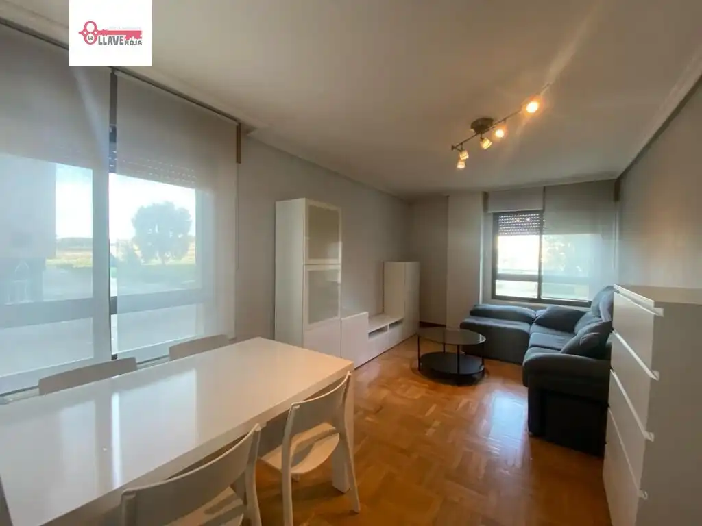 Wohnzimmer von Wohnung zum Verkauf in Burgos mit Heizung, Parkett und Abstellraum