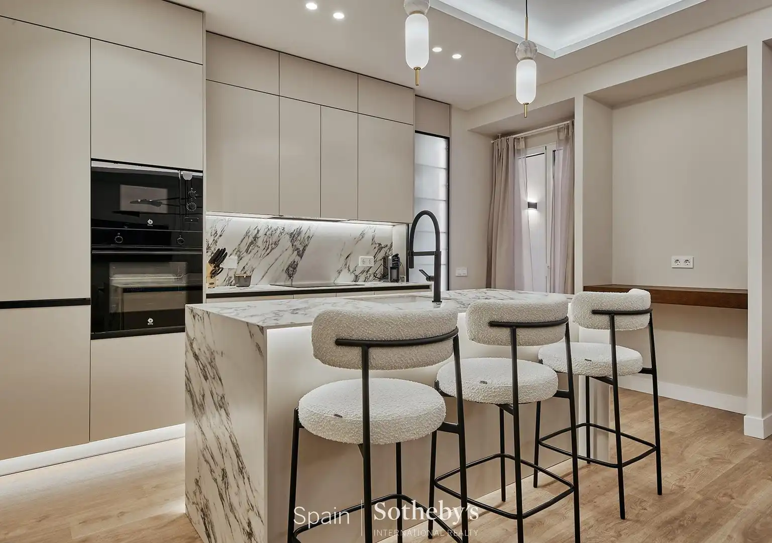 Cuina de Apartament en venda en Madrid amb Aire condicionat, Calefacció i Terrassa