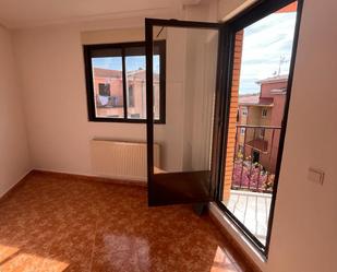 Bedroom of Flat for sale in Carbajosa de la Sagrada  with Balcony