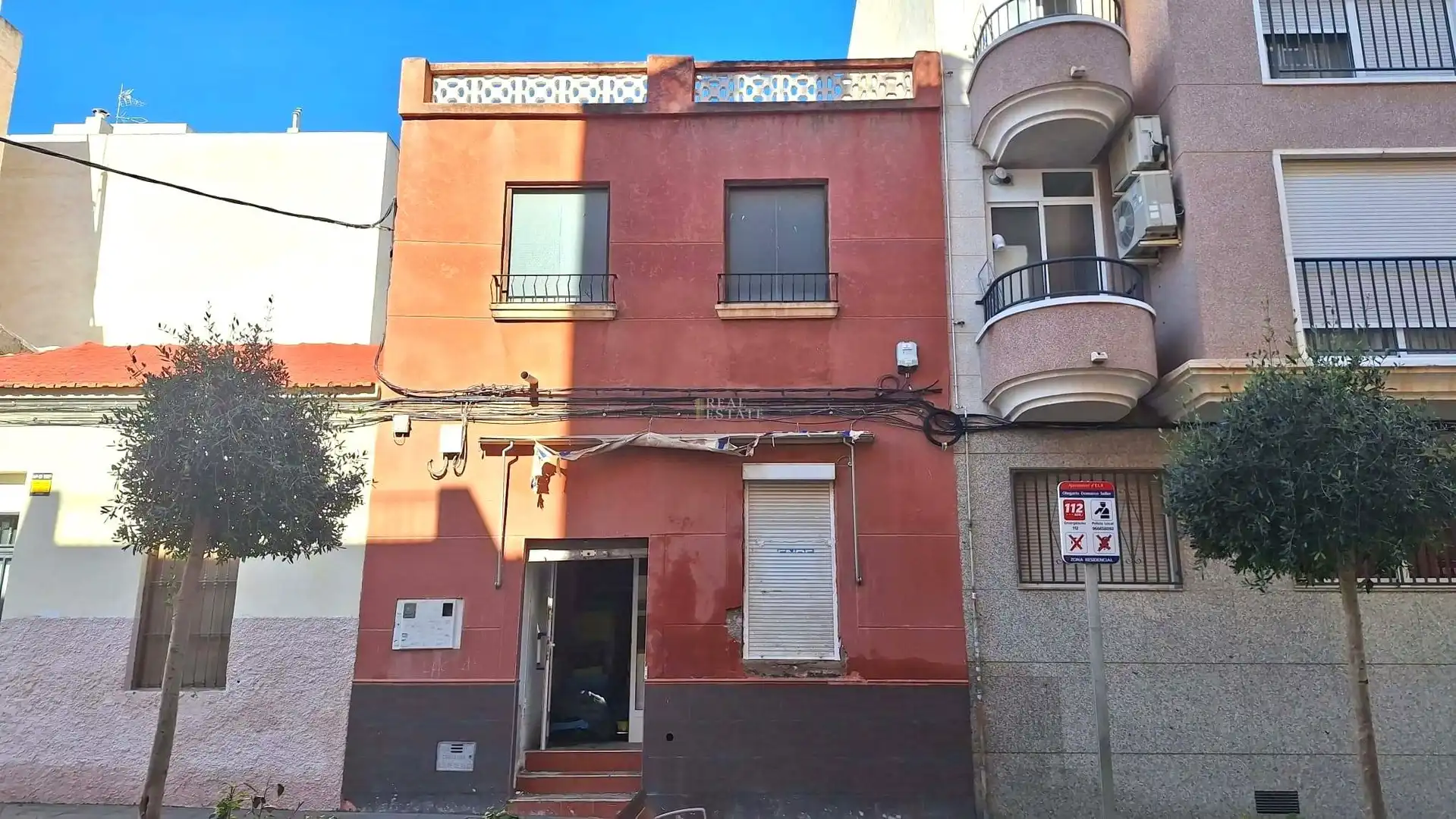 Vista exterior de Casa adosada en venta en Elche / Elx