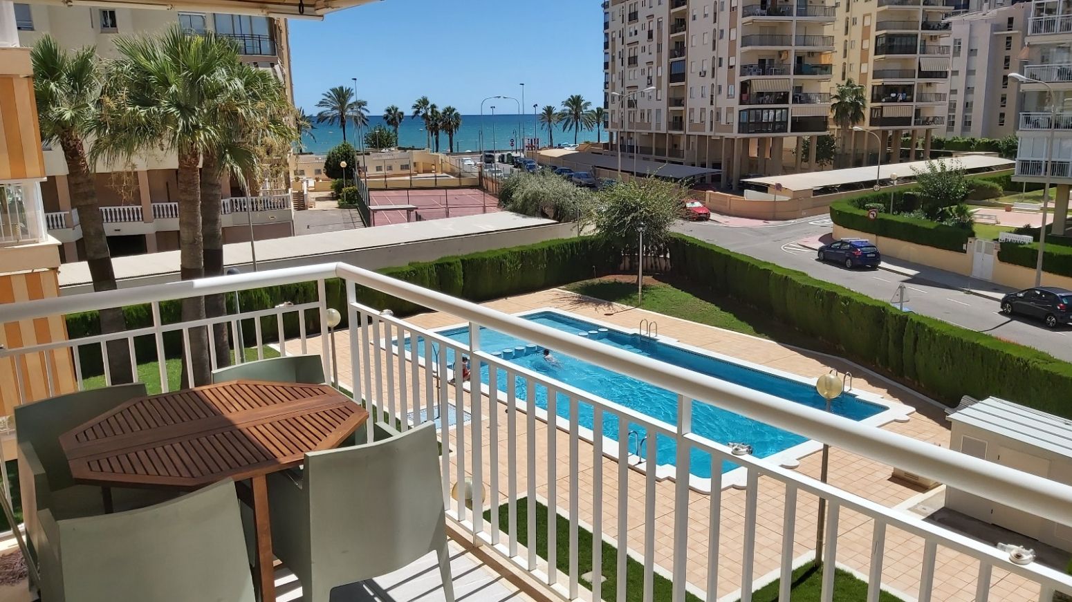 Piscina de Pis de lloguer en Benicasim / Benicàssim amb Aire condicionat, Jardí privat i Terrassa