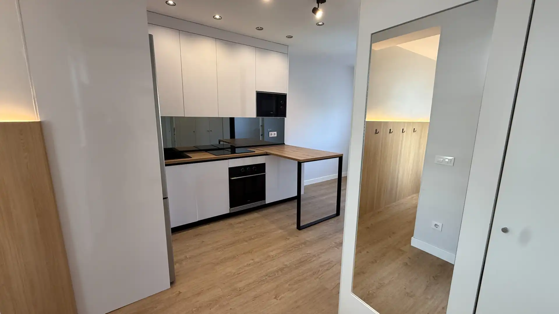 Cuina de Apartament de lloguer en Madrid amb Aire condicionat, Calefacció i Forn