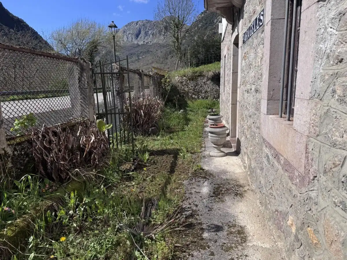 Garden of Country homes for sale in Peñamellera Alta  with Private garden