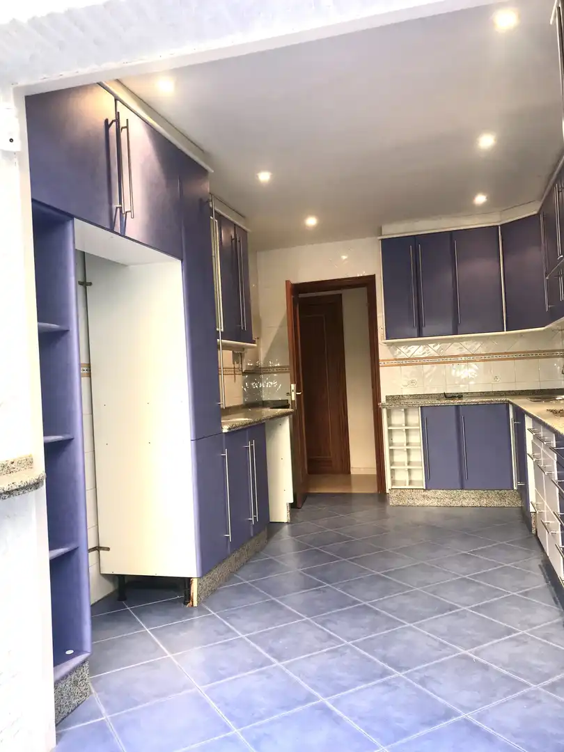 Cocina de Casa adosada en venta en Plasencia con Aire acondicionado, Calefacción y Jardín privado