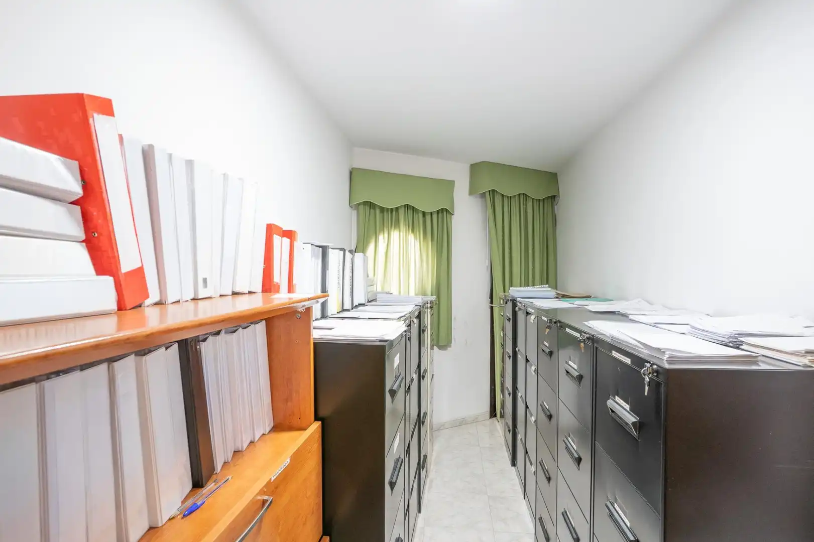 Habitación de Edificio en venta en San Cristóbal de la Laguna con Alarma