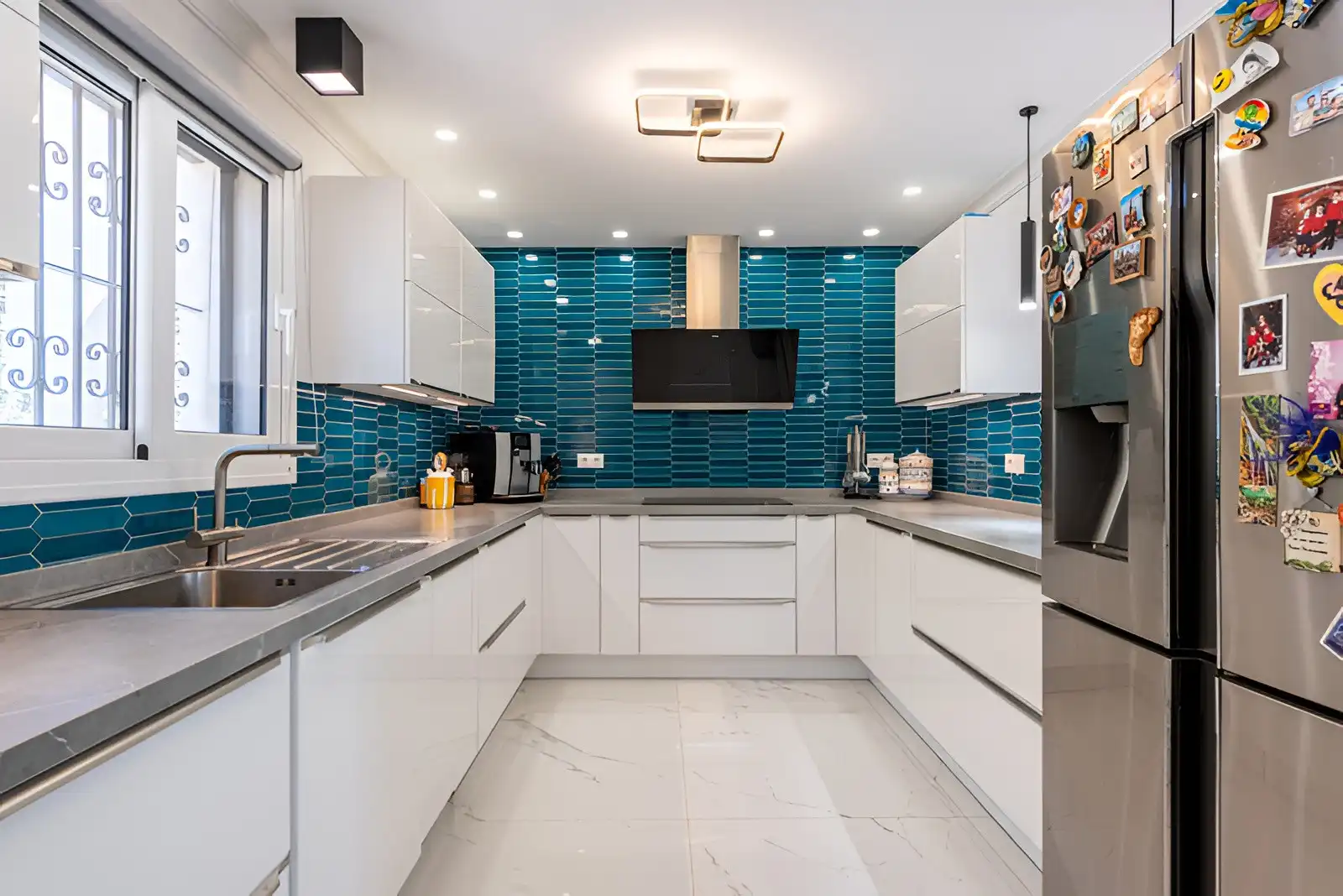 Kitchen of Houses for sale in Marbella  with Air Conditioner, Private garden and Terrace