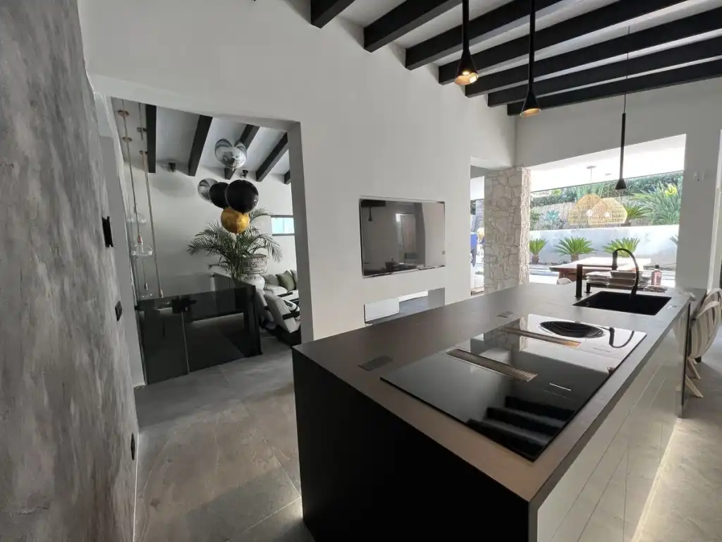 Casa con terraza en alquiler en Nueva Andalucía, imagen 3