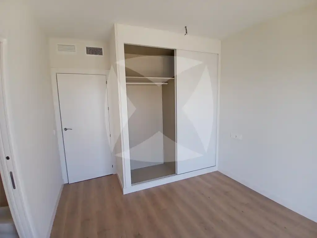 Schlafzimmer von Wohnung zur Miete in Badajoz mit Klimaanlage, Privatgarten und Terrasse