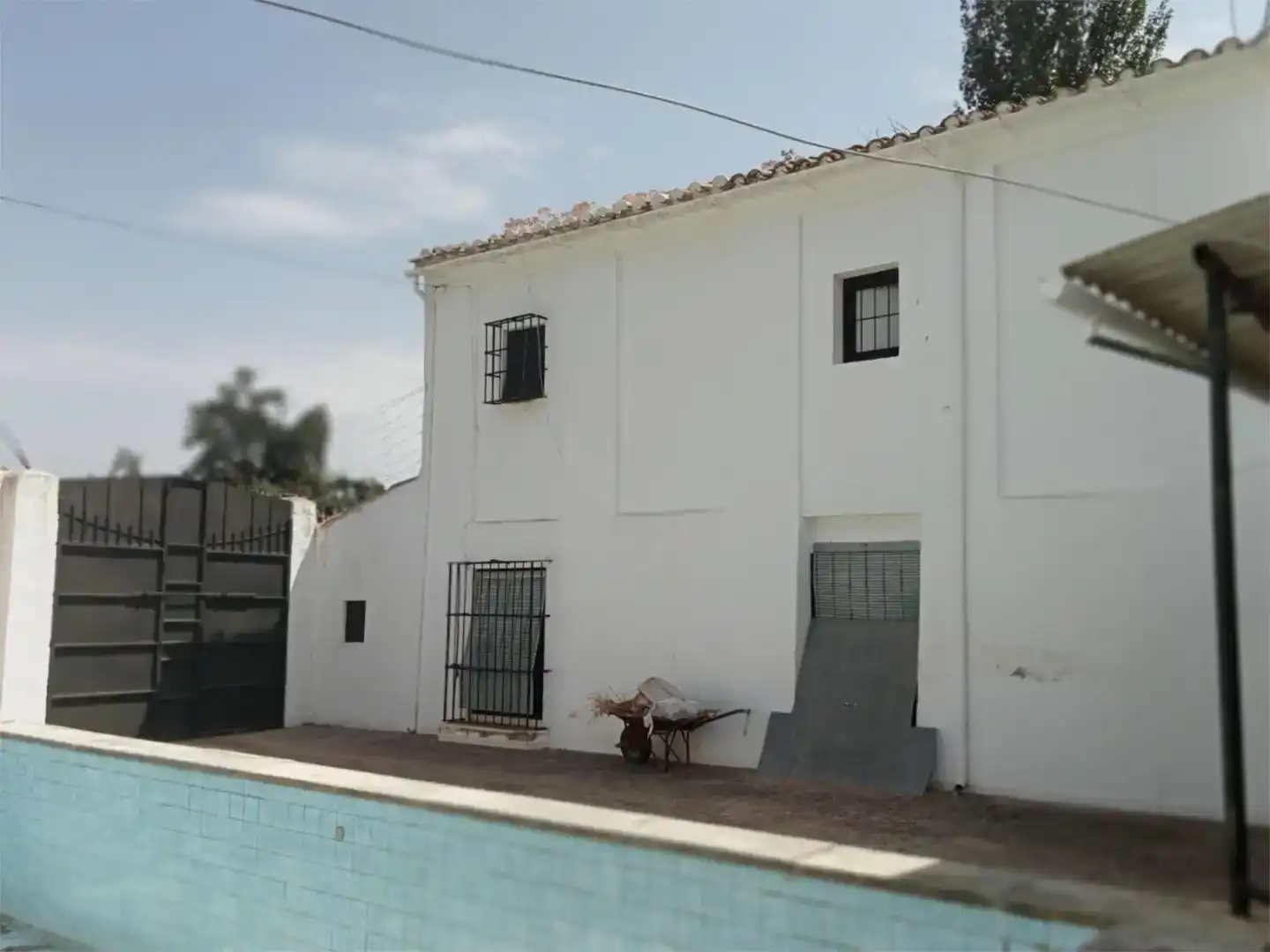Vista exterior de Casa o xalet en venda en Priego de Córdoba amb Piscina
