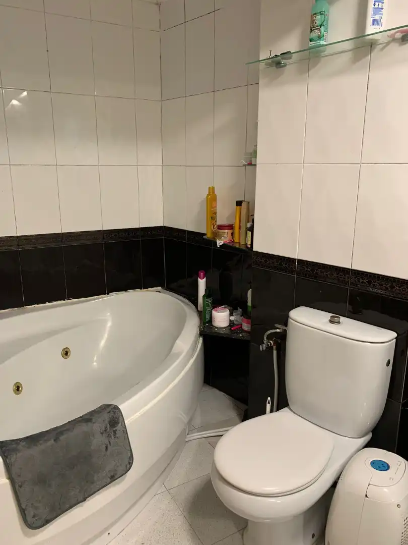 Baño de Piso de alquiler en Santiago de Compostela  con Amueblado