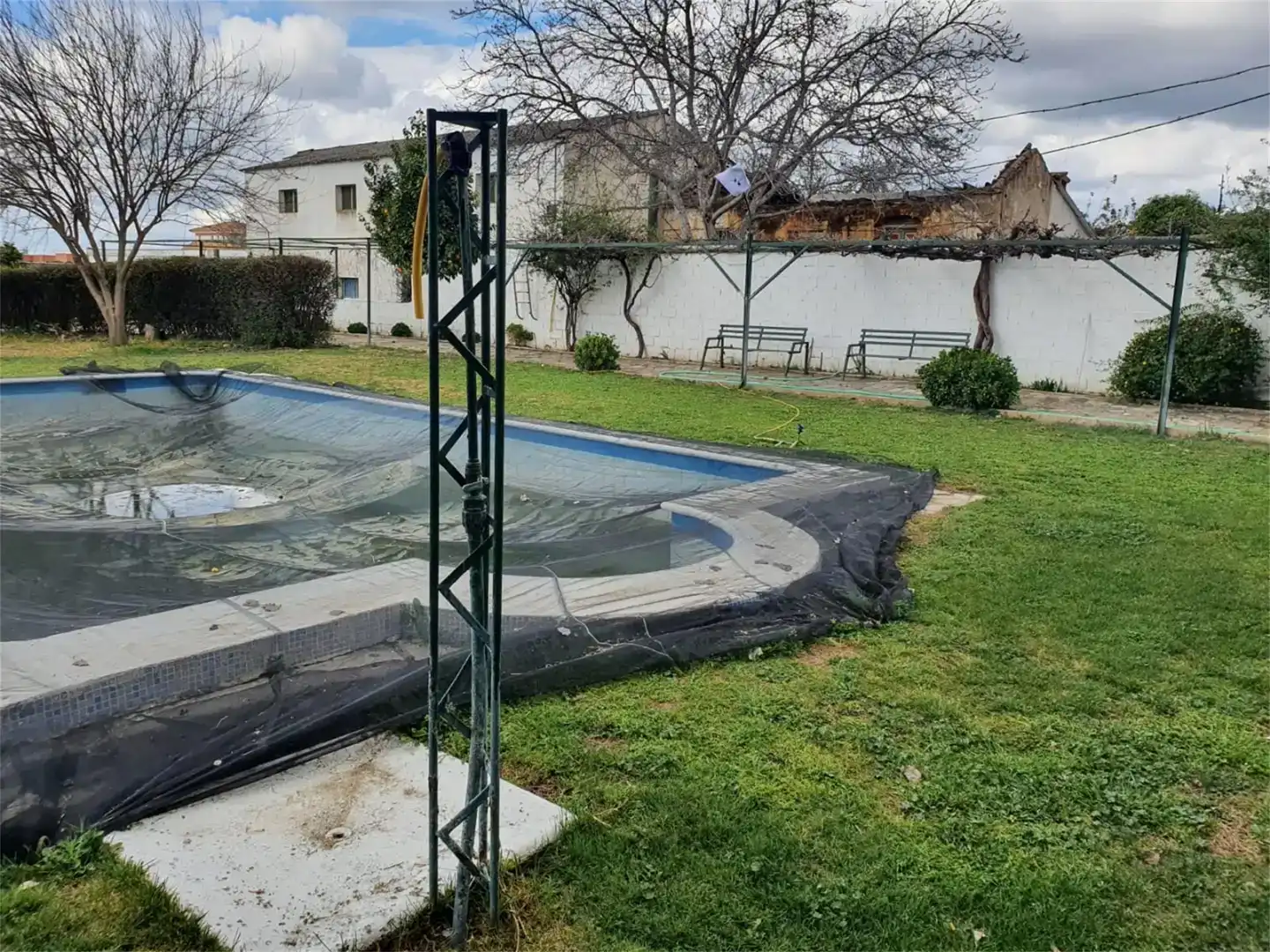 Piscina de Finca rústica en venda en La Carolina amb Piscina, Moblat i Forn