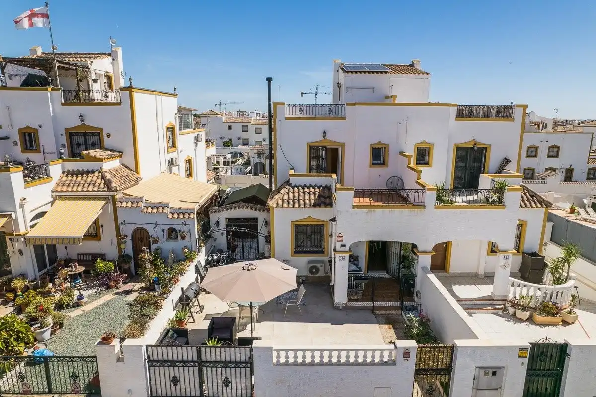 Exterior view of Houses for sale in Jacarilla, Alicante