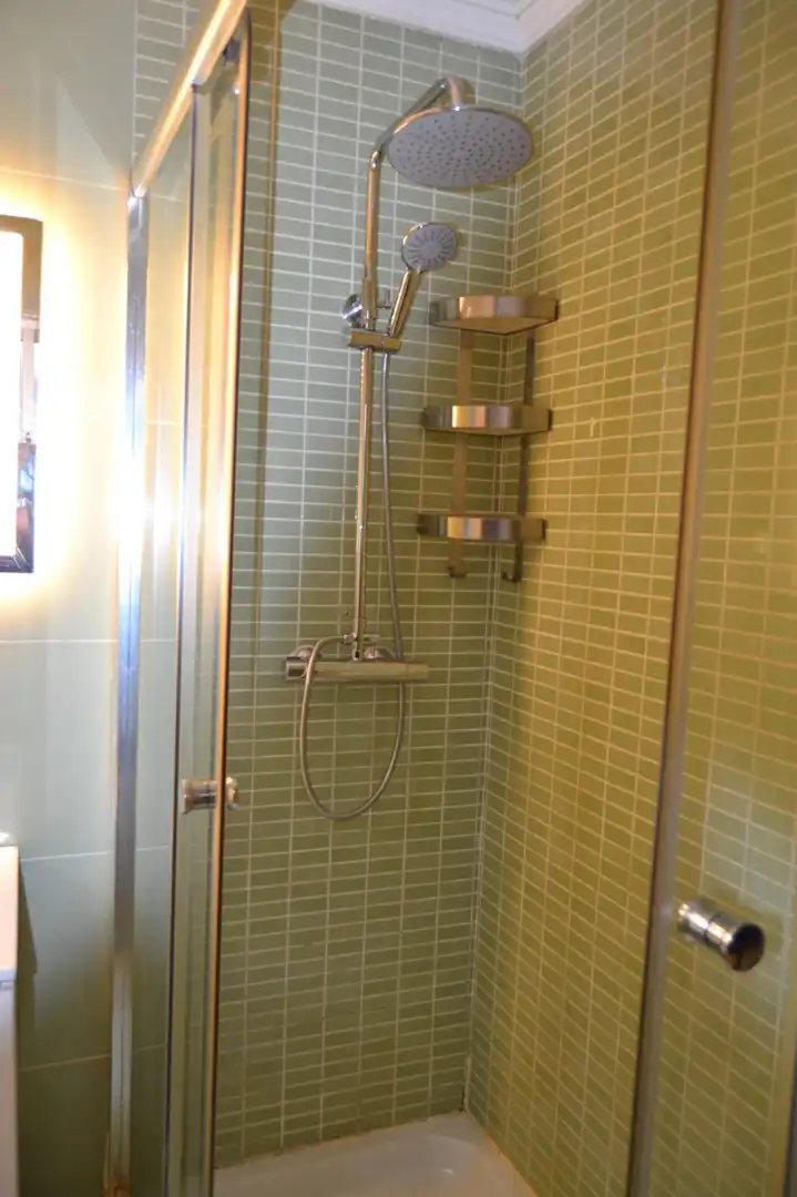 Bany de Casa o xalet en venda en Málaga amb Calefacció, Terrassa i Moblat