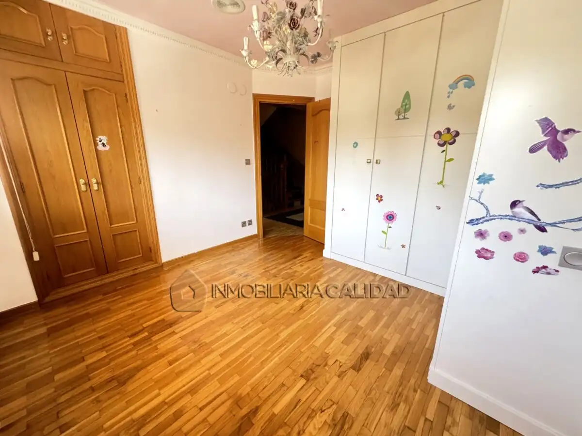 Houses for sale in Burgos  with Heating