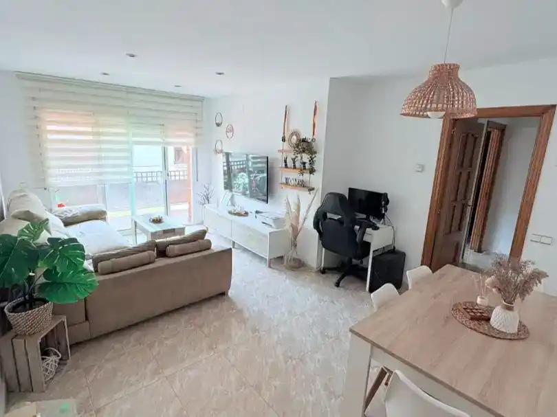 Wohnzimmer von Wohnung zum Verkauf in El Vendrell mit Schwimmbad und Balkon