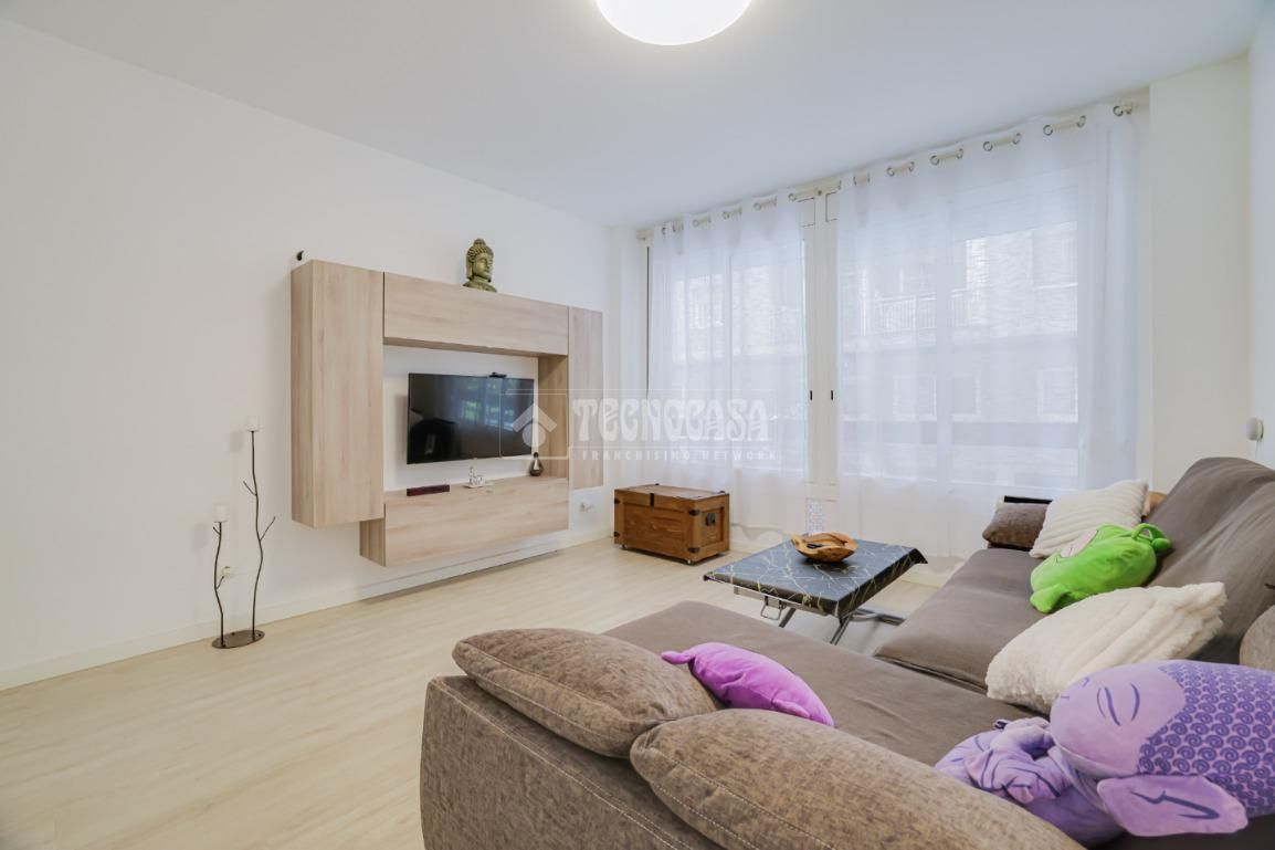 Living room of Flat for sale in L'Hospitalet de Llobregat