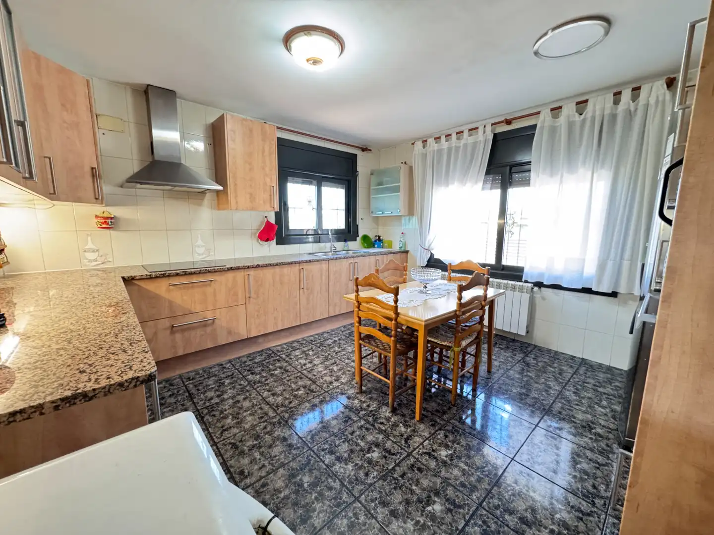 Cocina de Casa o chalet en venta en Llinars del Vallès con Aire acondicionado, Calefacción y Terraza