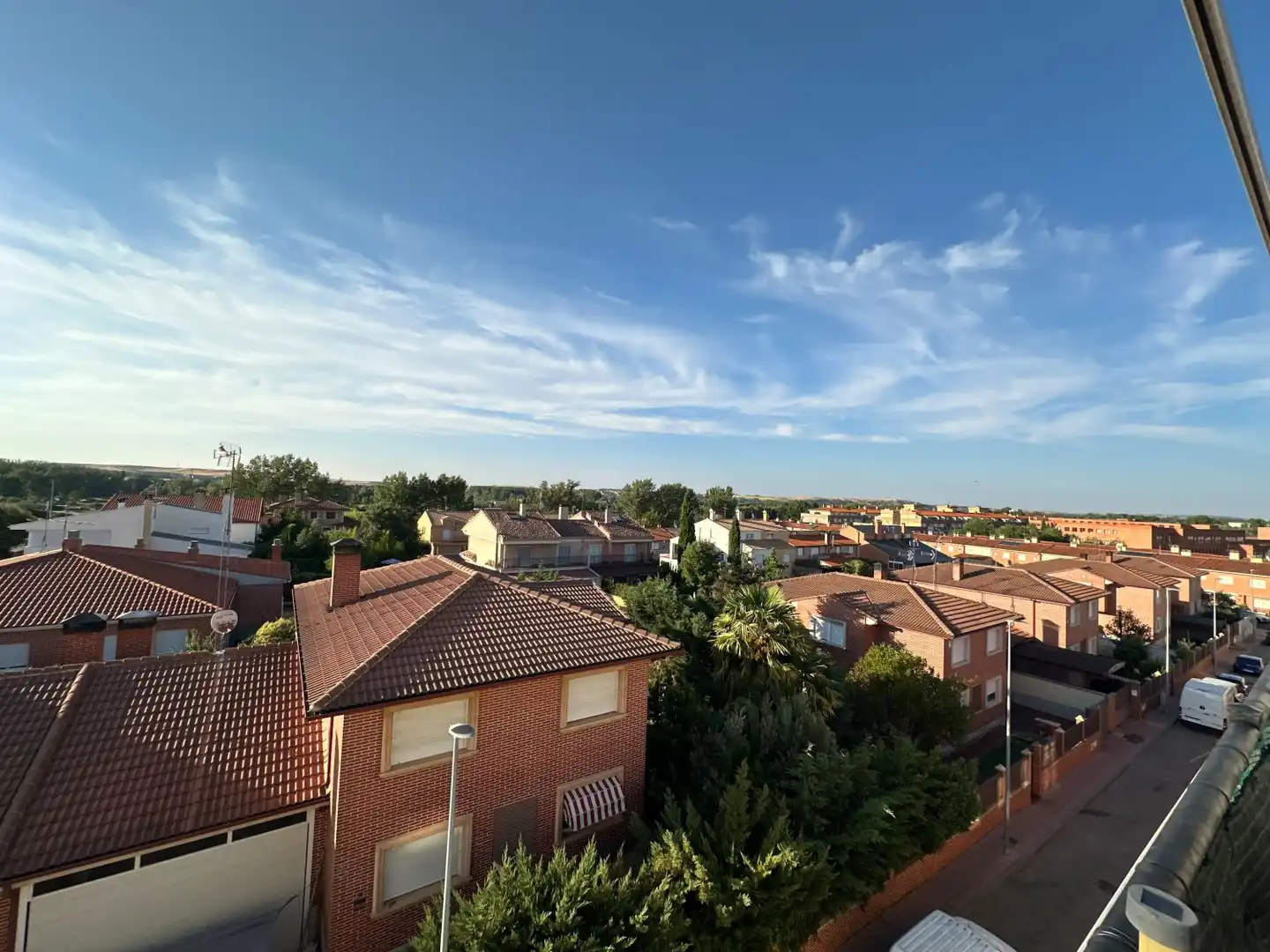 Vista exterior de Ático en venta en Santa Marta de Tormes con Calefacción, Terraza y Amueblado