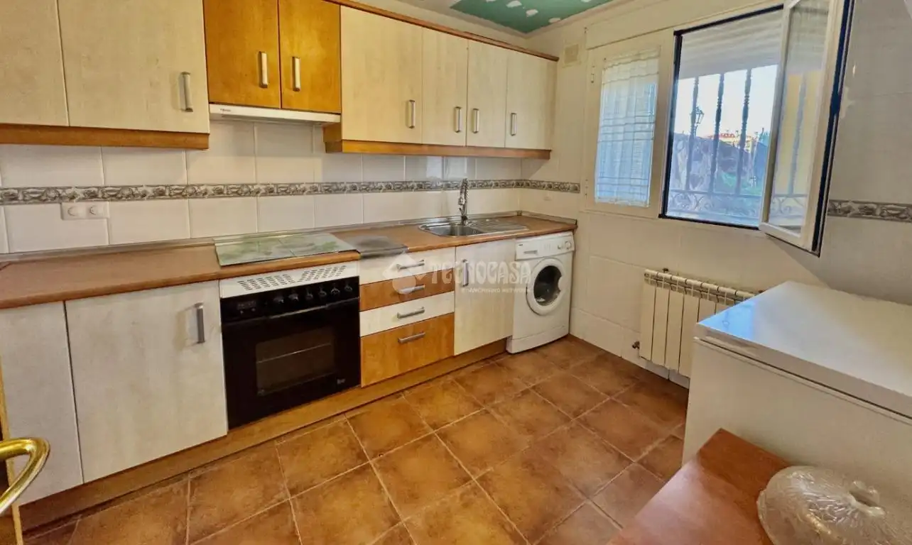 Cocina de Casa adosada en venta en Espinosa de Henares con Jardín privado y Trastero