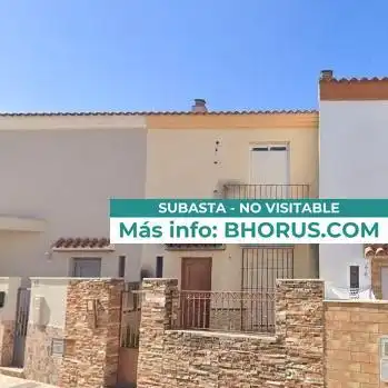 Casa amb jardí en venda a TREBUJENA 38