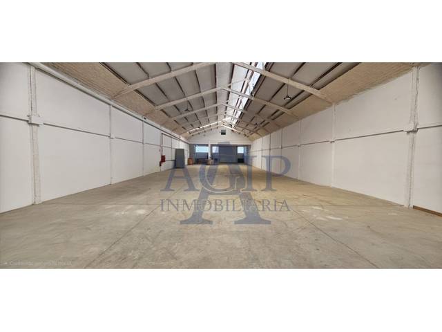 Nave industrial en Alquiler en Calle Travessia Industrial en Bellvitge