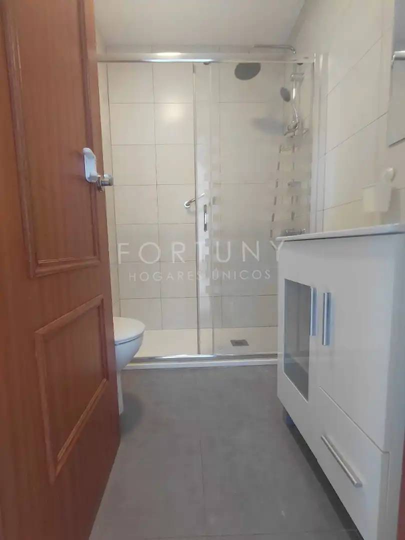 Baño de Piso en venta en Torremolinos con Aire acondicionado, Calefacción y Terraza
