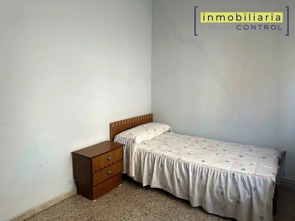 Habitación de Piso en venta en Zuera con Aire acondicionado, Calefacción y Amueblado