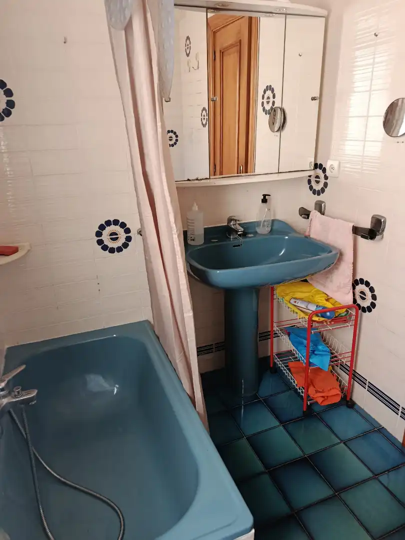 Baño de Piso de alquiler en Santander con Calefacción y Amueblado