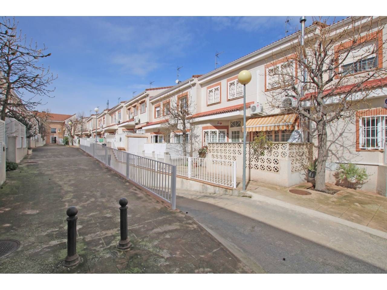 Vista exterior de Casa adosada en venda en El Álamo