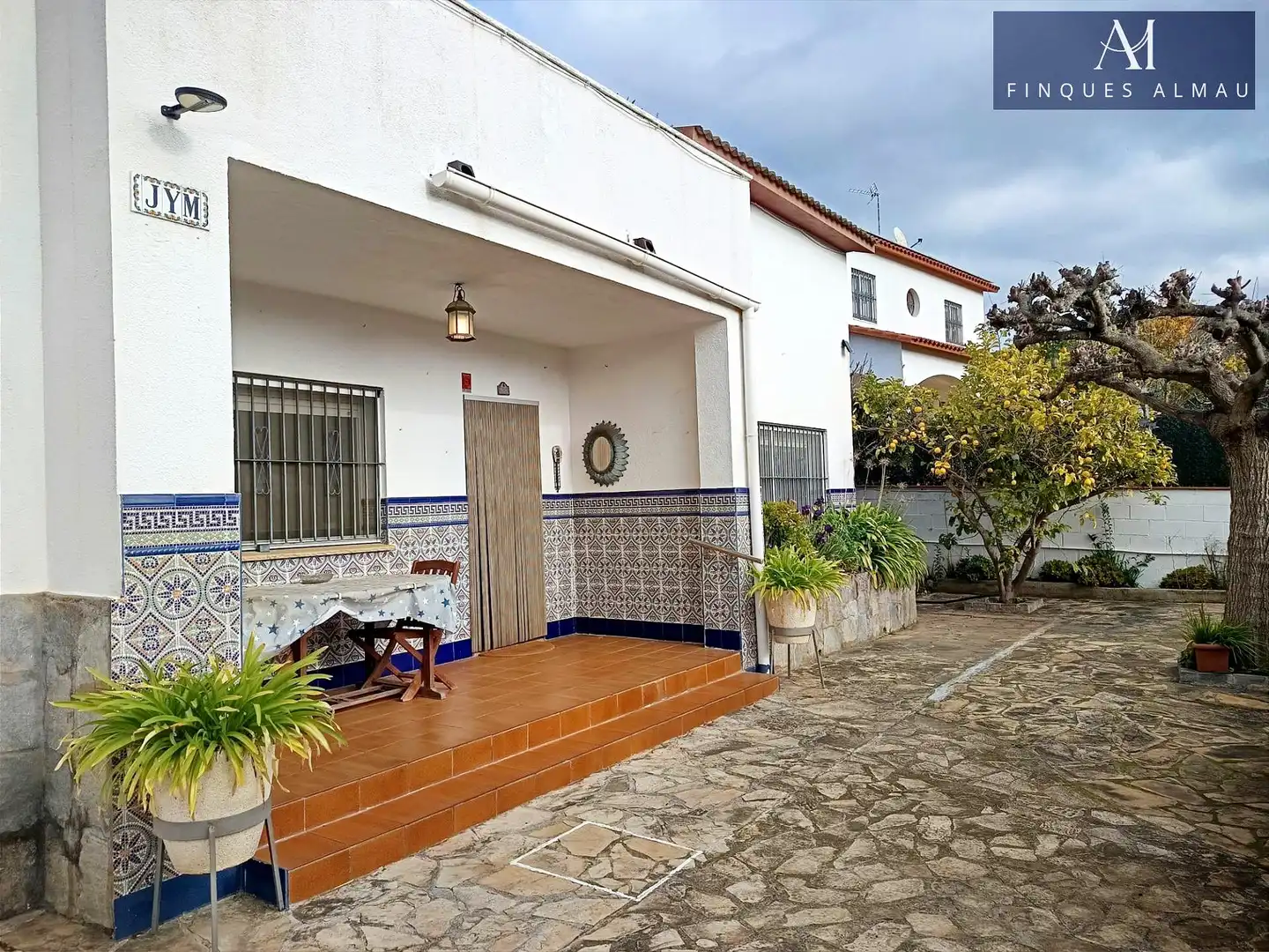 Vista exterior de Casa o xalet en venda en Sant Pere de Ribes amb Calefacció, Jardí privat i Terrassa