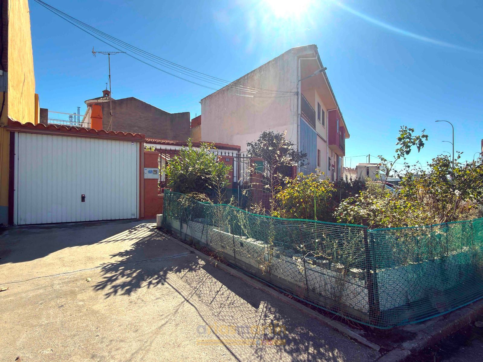 Vista exterior de Casa o chalet en venta en Villares de la Reina con Calefacción, Jardín privado y Terraza