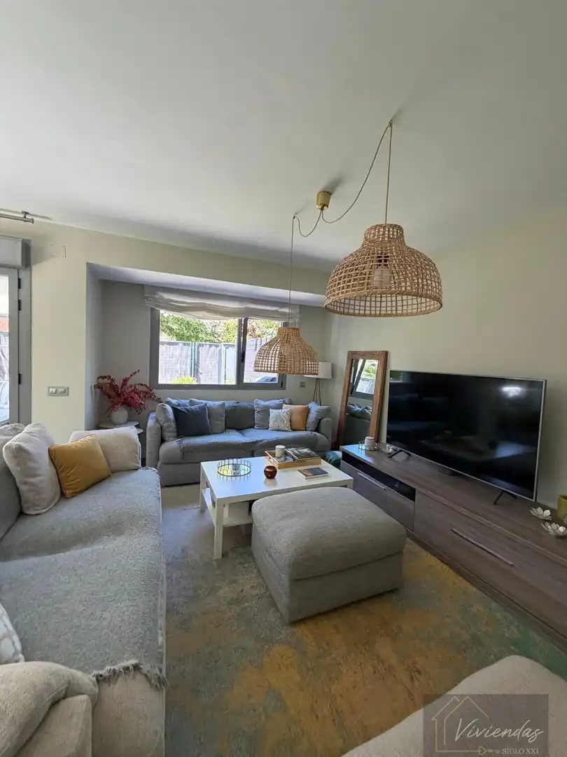 Sala d'estar de Casa o xalet en venda en Boadilla del Monte amb Aire condicionat, Calefacció i Terrassa