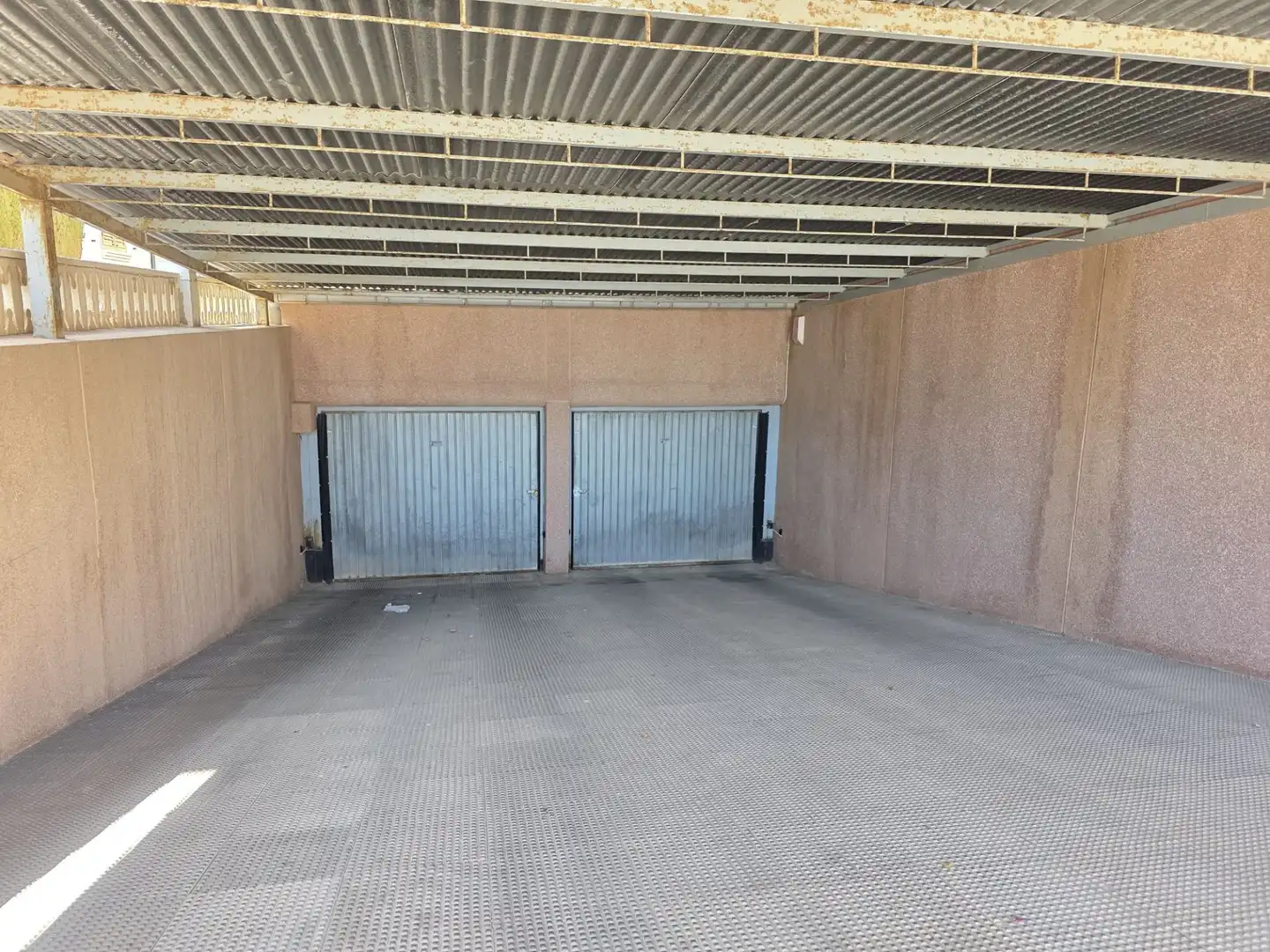 Parkplatz von Garage zum Verkauf in Santa Pola