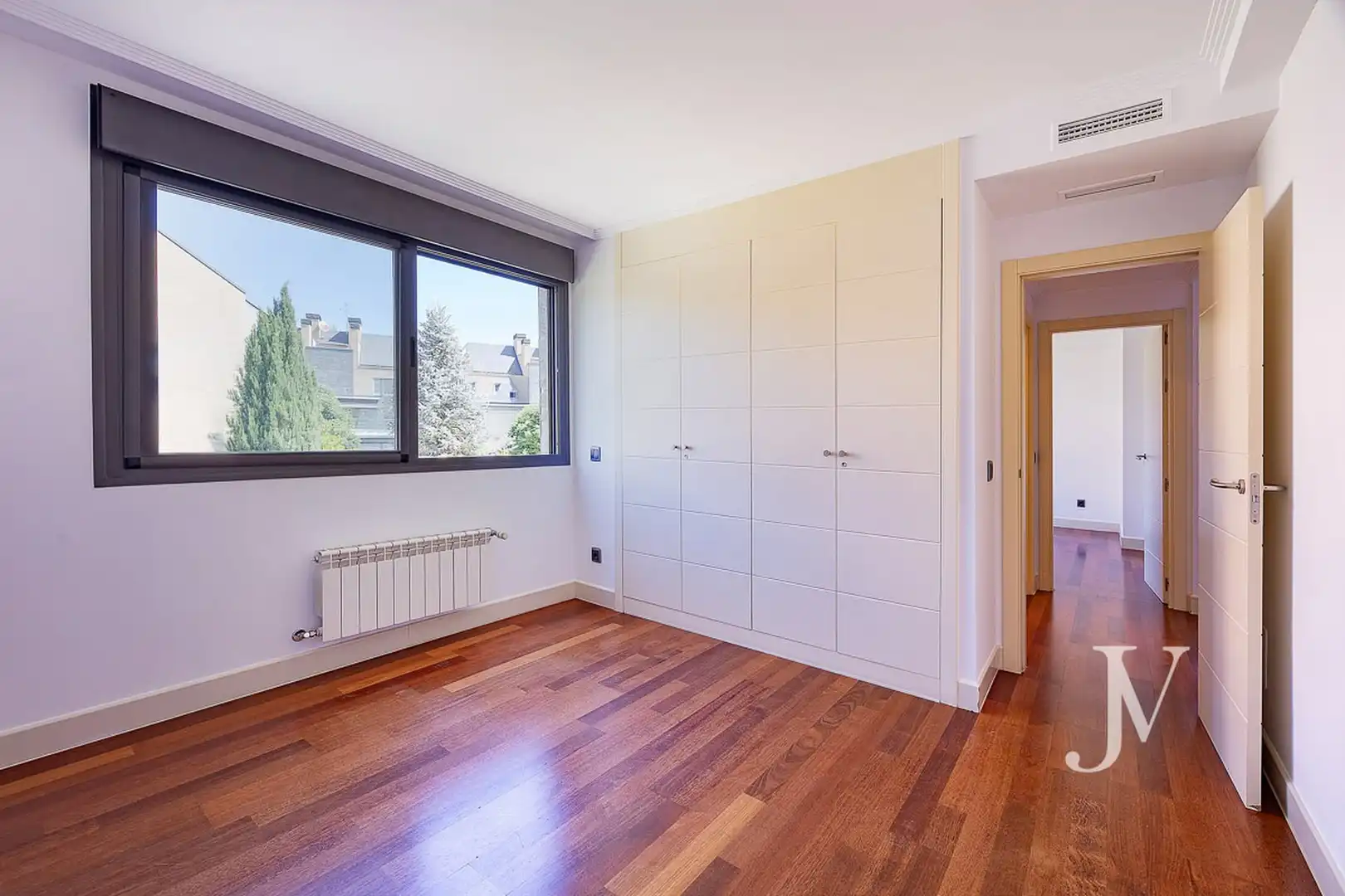 Schlafzimmer von Einfamilien-Reihenhaus zur Miete in La Moraleja mit Klimaanlage, Heizung und Privatgarten