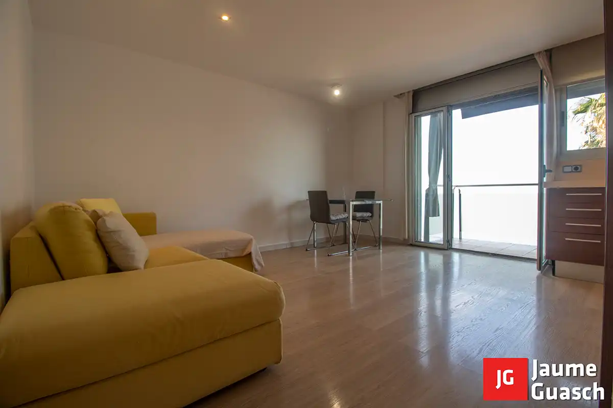 Living room of Flat for sale in Torredembarra  with Air Conditioner, Heating and Parquet flooring