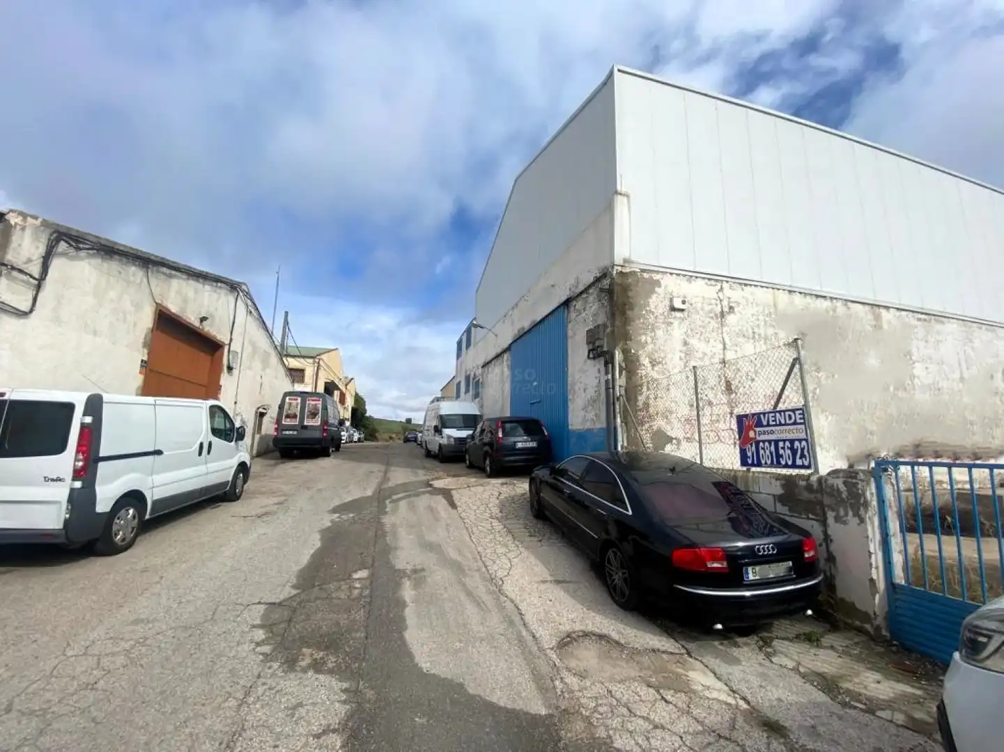 Vista exterior de Nave industrial en venta en Pinto