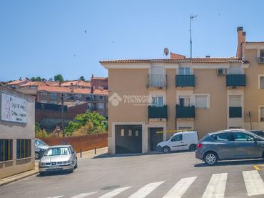 Piso con balcón en venta en C. San Sebastián