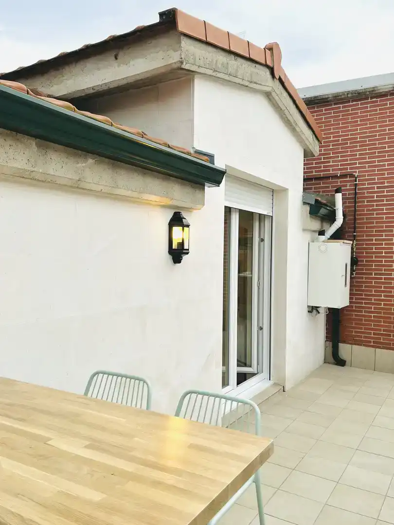 Terrassa de Pis de lloguer en Entrambasaguas amb Piscina