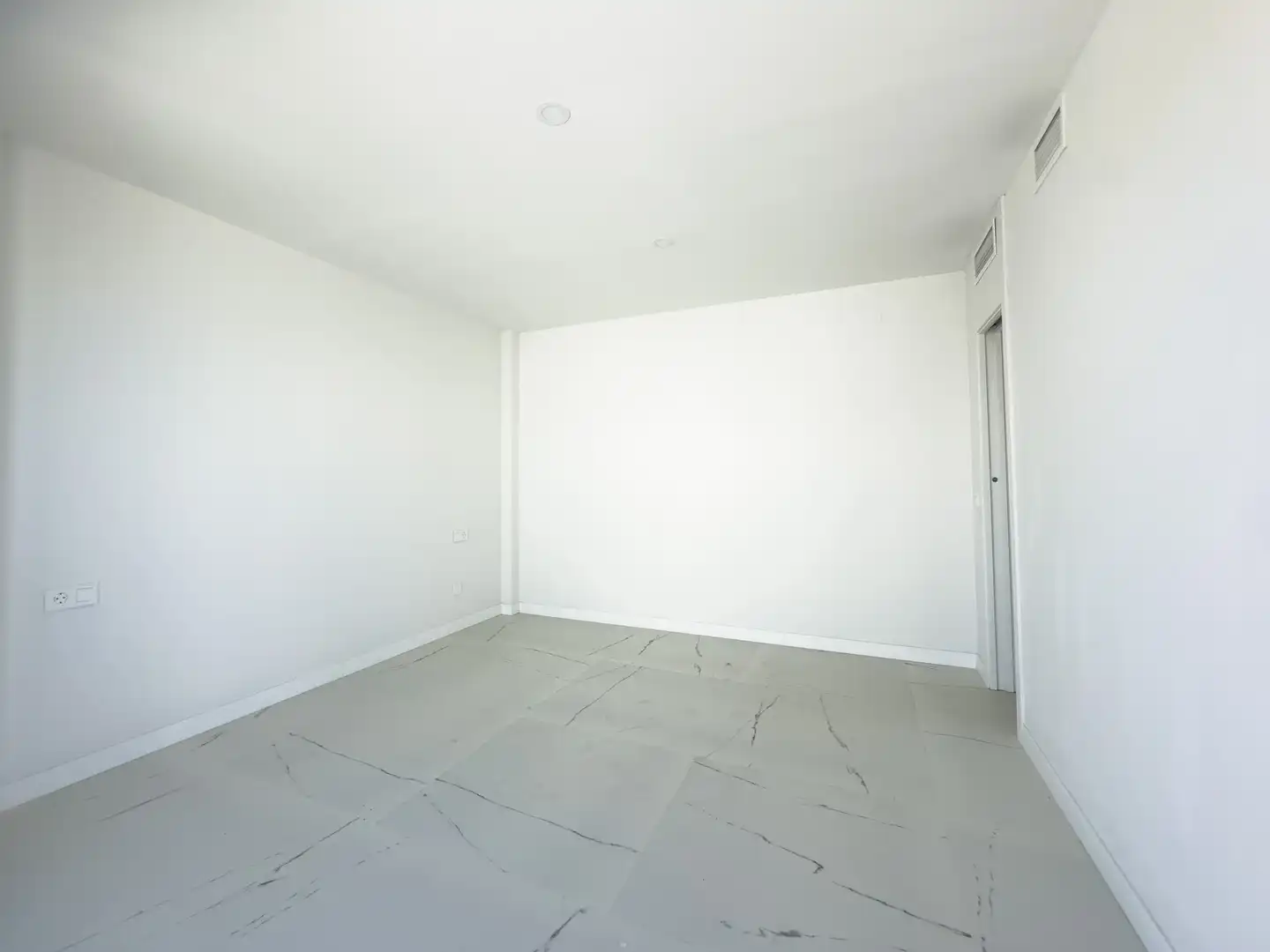 Habitación de Ático en venta en Casares con Terraza, Trastero y Piscina