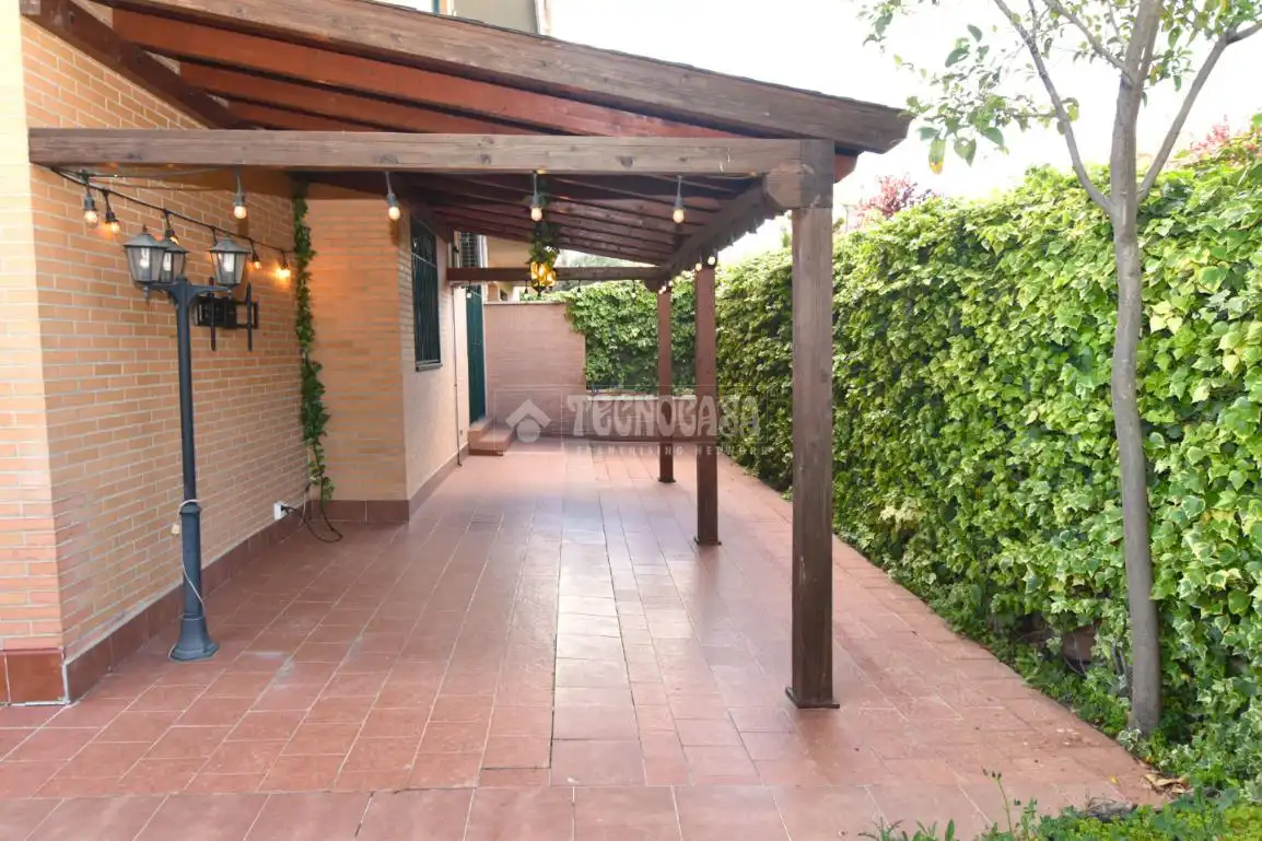 Terraza de Piso en venta en Boadilla del Monte con Jardín privado