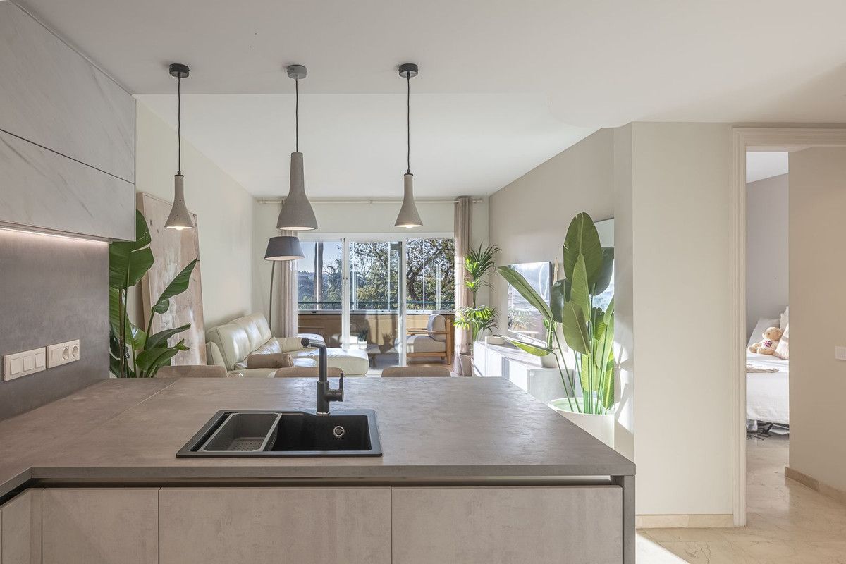 Kitchen of Apartments for sale in Marbella  with Air Conditioner and Community pool