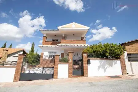 Villa con piscina in vendita a FUENTE ENCAÑA 50, imagen 6