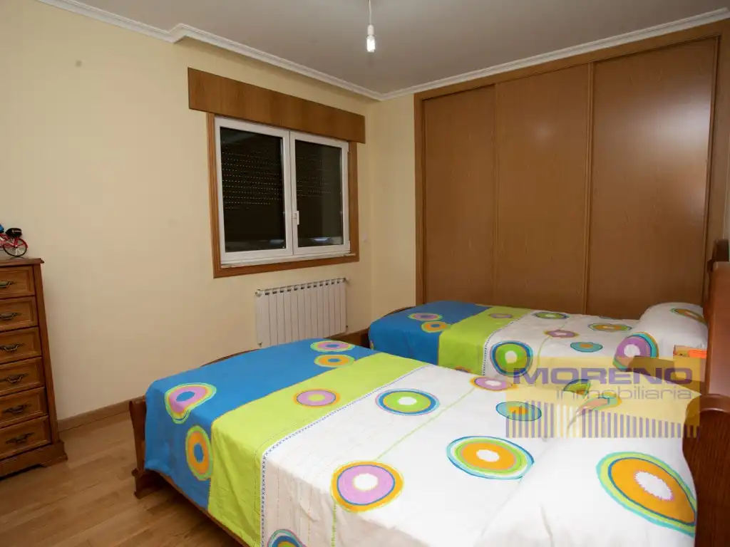 Dormitori de Casa o xalet en venda en Sarria