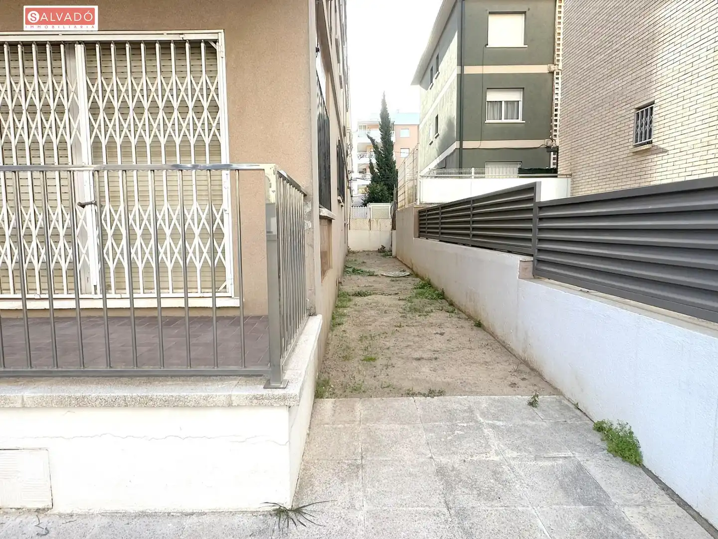 Vista exterior de Planta baixa en venda en Calafell