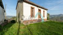 Vista exterior de Casa o xalet en venda en Langreo amb Jardí privat i Parquet