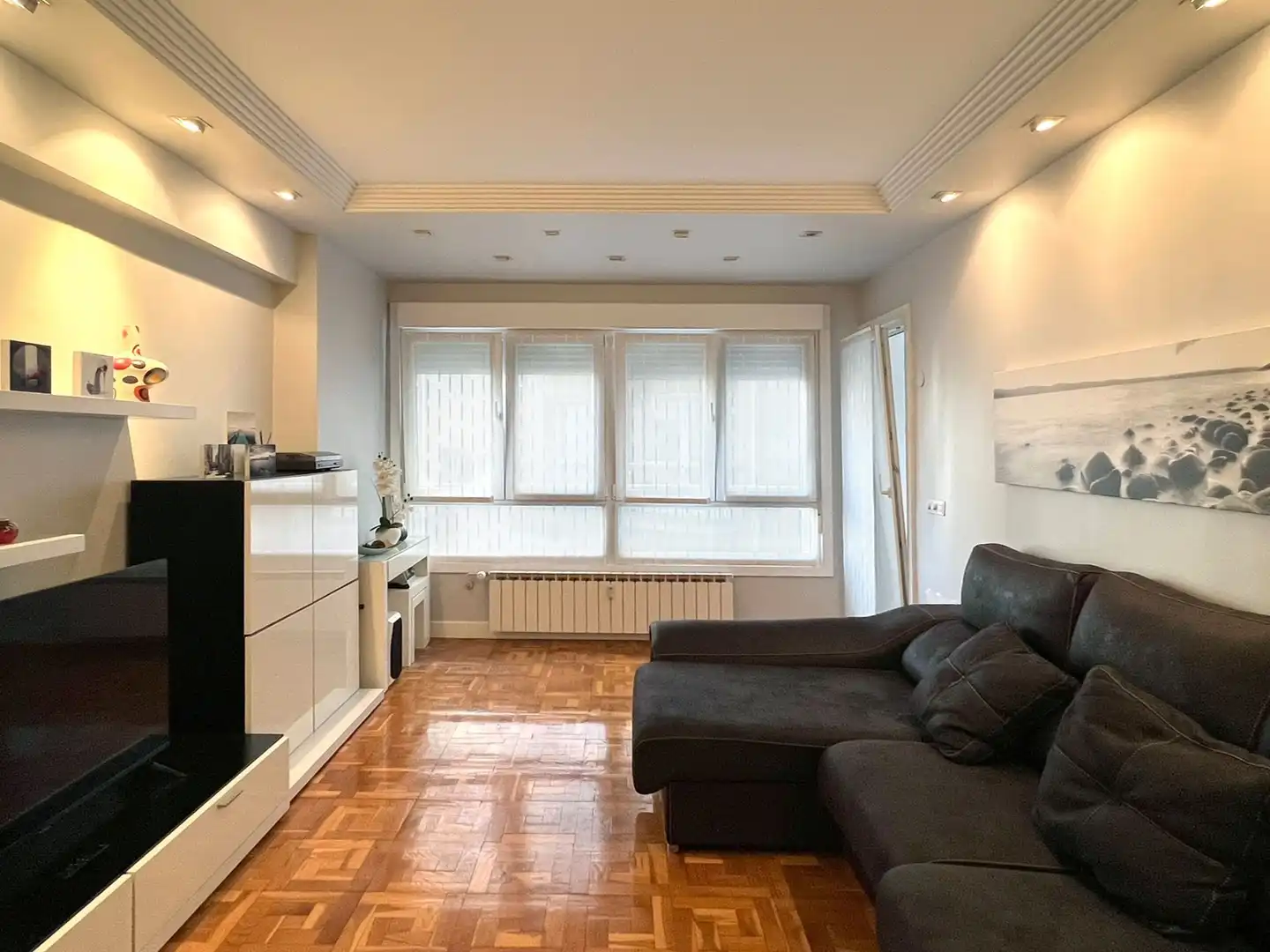 Sala d'estar de Pis en venda en Donostia - San Sebastián  amb Calefacció
