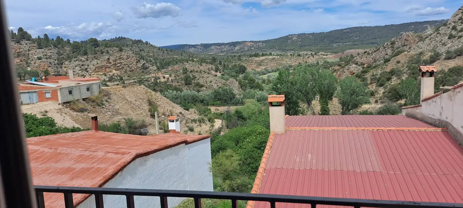 Vista exterior de Casa o chalet en venta en Enguídanos con Amueblado, Horno y Lavadora