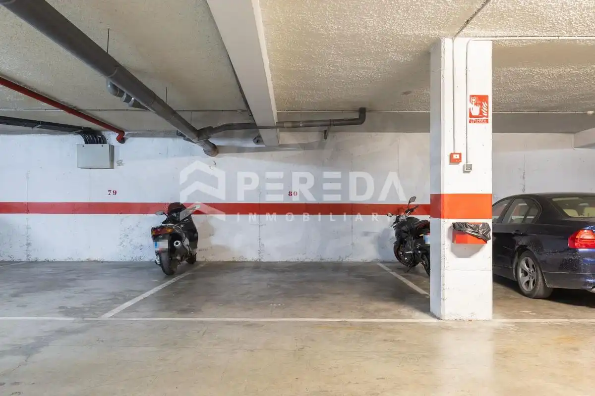 Parkplatz von Erdgeschoss zum Verkauf in Roquetas de Mar mit Klimaanlage, Privatgarten und Schwimmbad