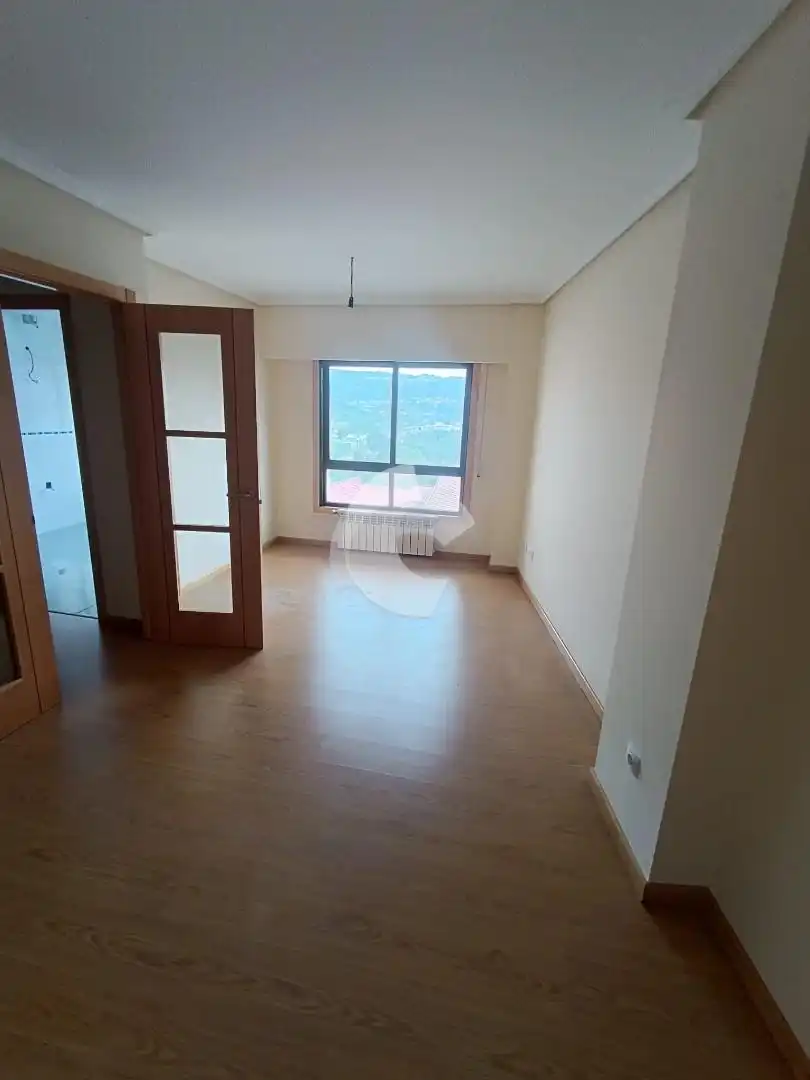 Schlafzimmer von Dachboden zum Verkauf in Ourense Capital  mit Heizung und Abstellraum